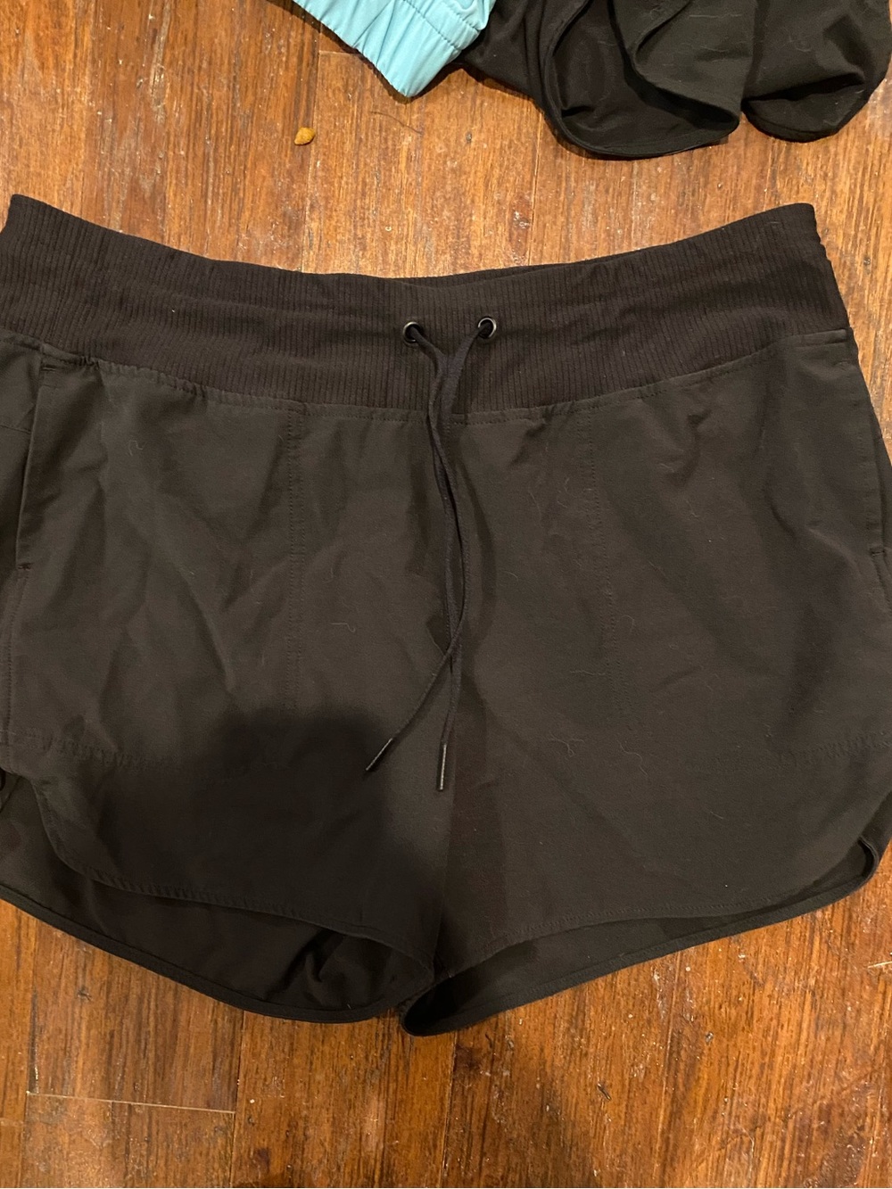 4 pairs of women’s athletic shorts size XL
